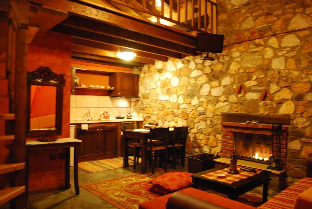 Tzivaeri Hotel Likodhromion Ngoại thất bức ảnh